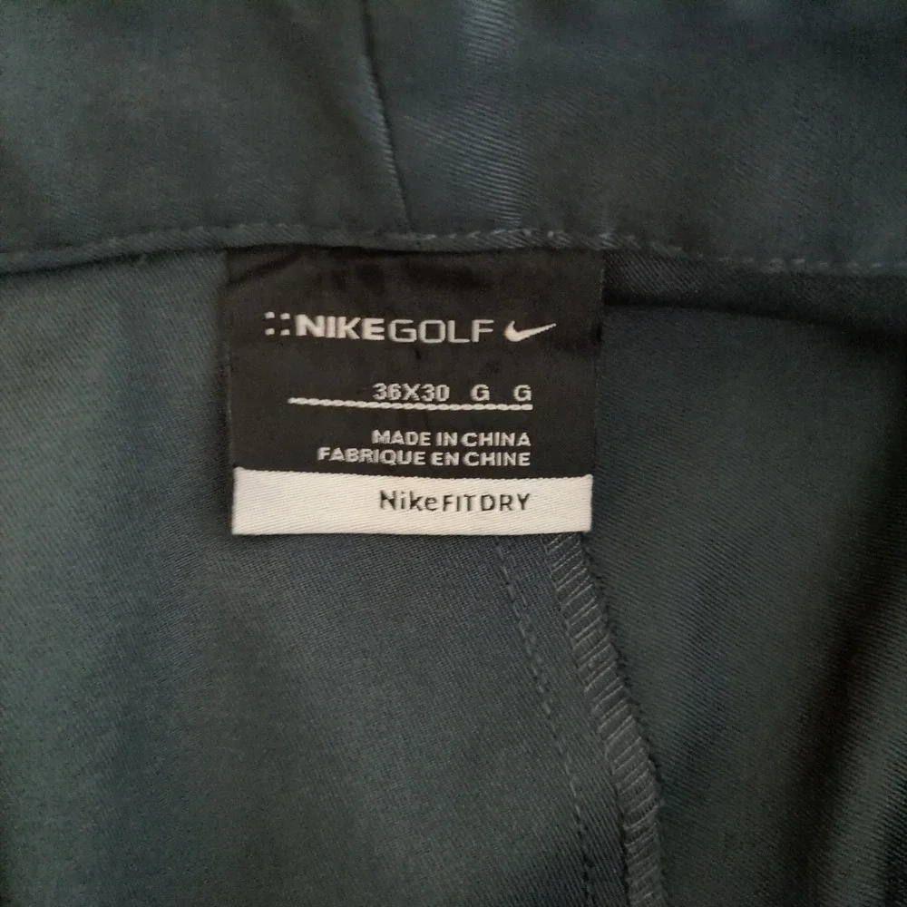 Nike Golf Fit Dry Pants Mens 36x30 Gray/Green Flat Front Stretch Trousers Slacks